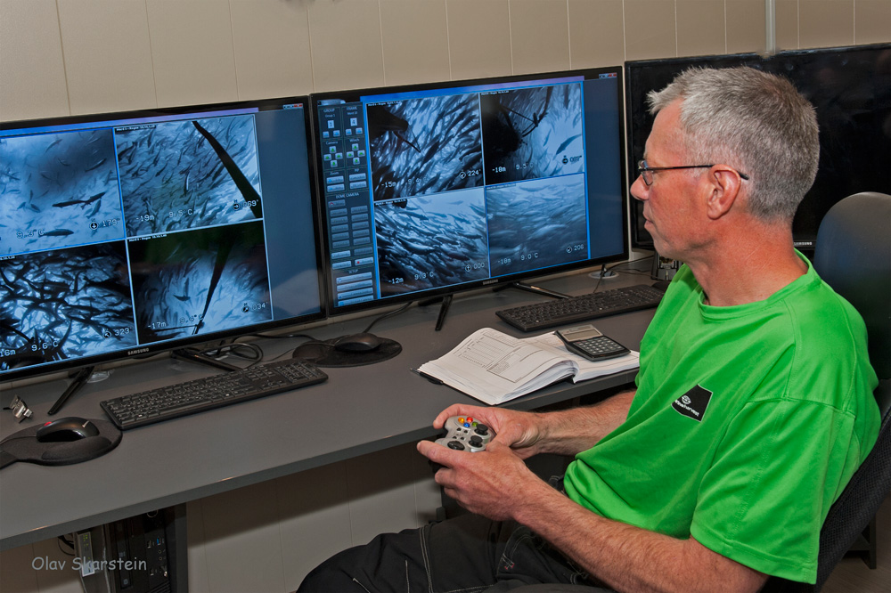 Endre Otterlei ved kontrollpulten